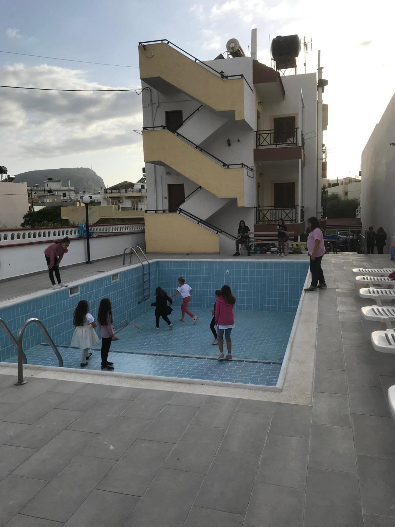 Eleni Apartments Hersonissos  Exterior foto
